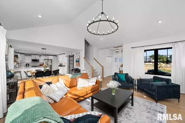 Eldridge, IA 52748,115 PARKVIEW DR