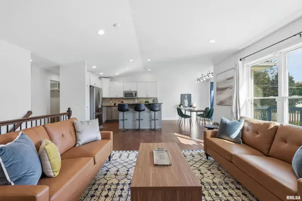 Bettendorf, IA 52722,5767 EVERGREEN PL