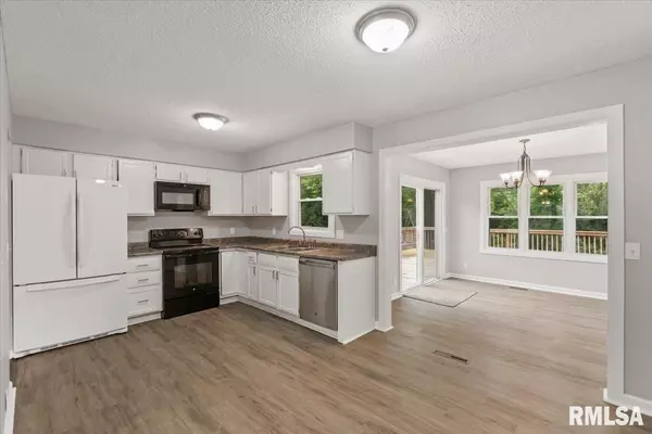 Bettendorf, IA 52722,1337 GOLDEN VALLEY DR