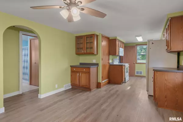 Port Byron, IL 61275,9406 239TH Street North