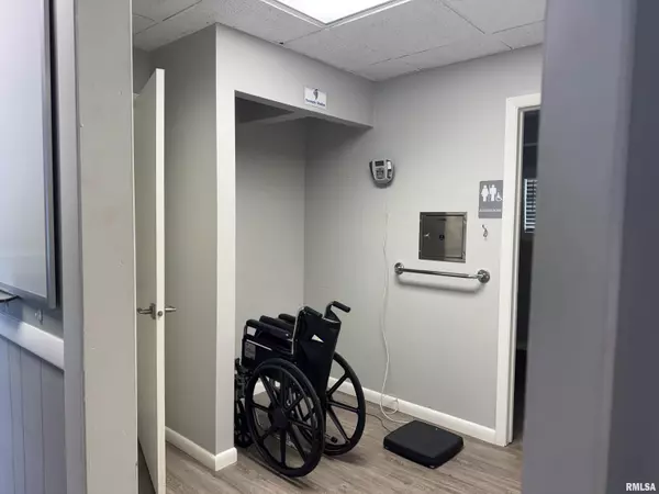 Port Byron, IL 61275,105 N MAIN ST