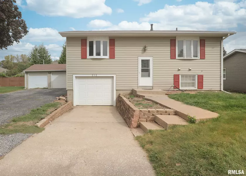 512 W 16TH AVE, Coal Valley, IL 61240