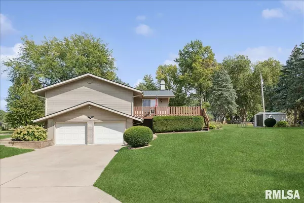 Bettendorf, IA 52722,5415 SURREY DR