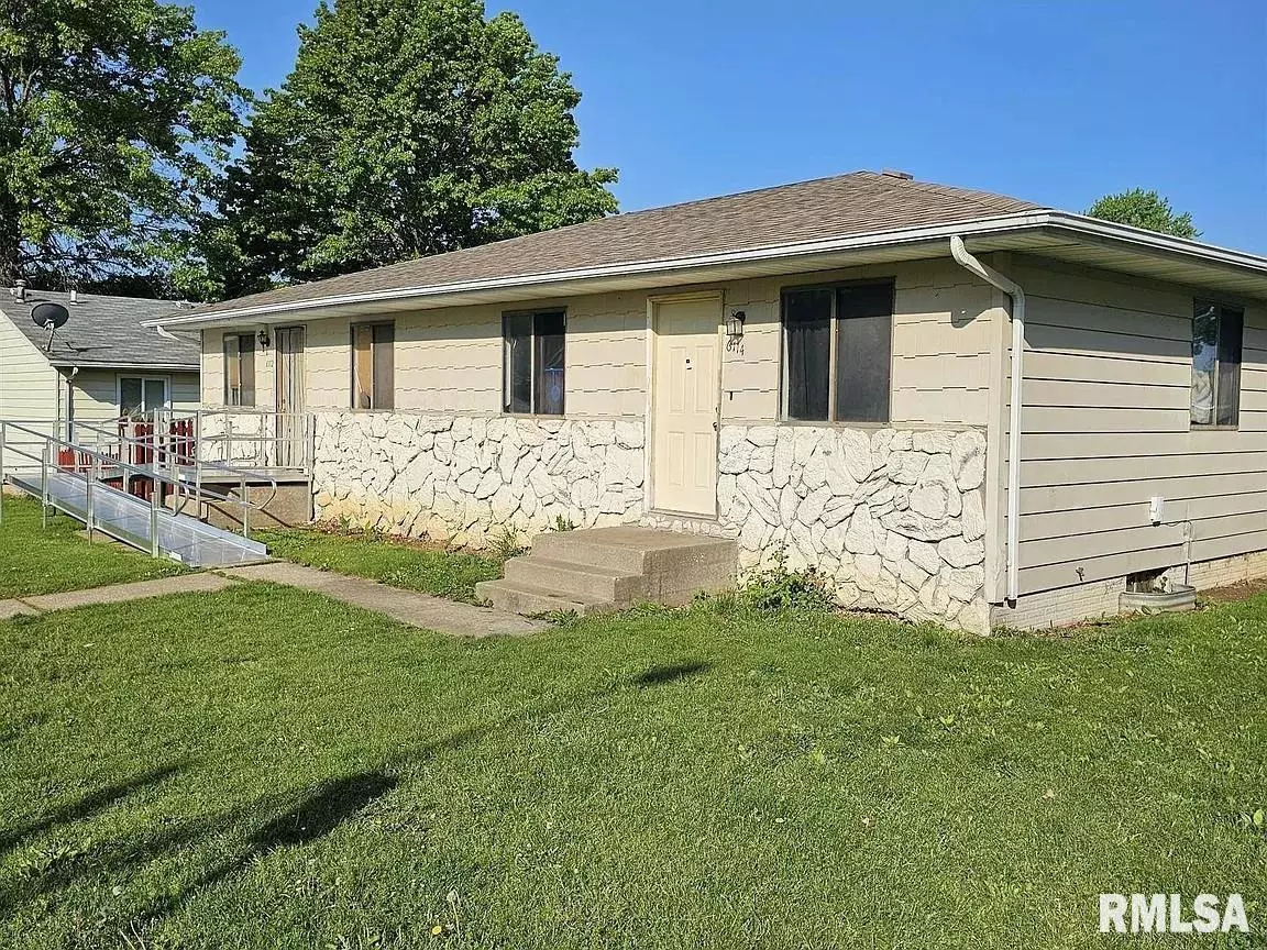 Davenport, IA 52806,6112-6114 WESTERN AVE