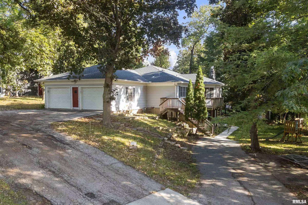 Clinton, IA 52732,1121 2ND Avenue South