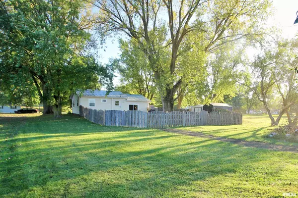 Cordova, IL 61242,24821 149TH Avenue North