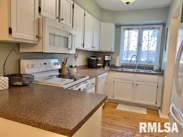 Bettendorf, IA 52722,3550 DEVILS GLEN RD