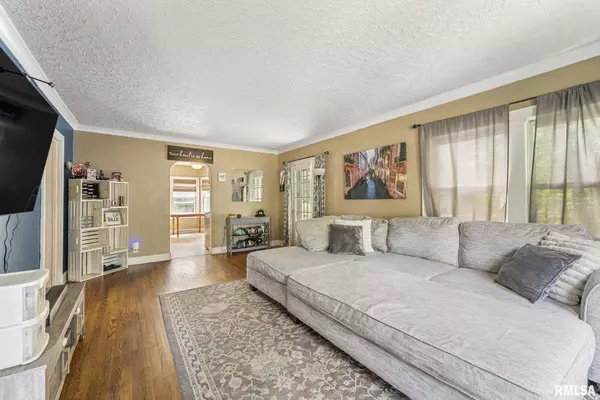 East Moline, IL 61244,1136 20TH AVE