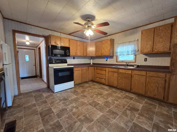 Clinton, IA 52732,1216 9TH Avenue South