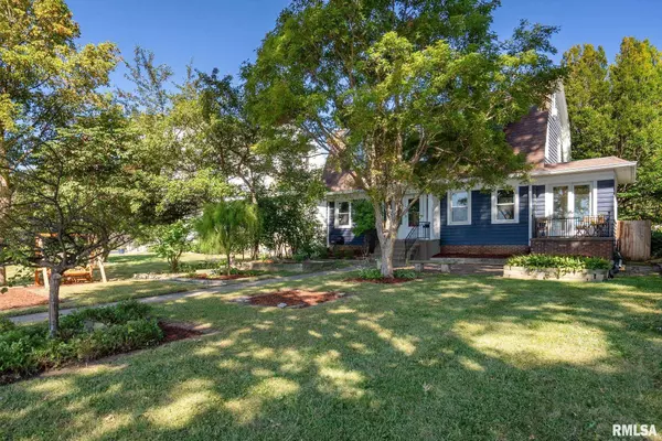 Bettendorf, IA 52722,704 RIVER DR