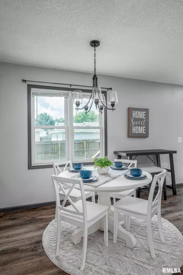 Colona, IL 61241,817 CYPRESS DR