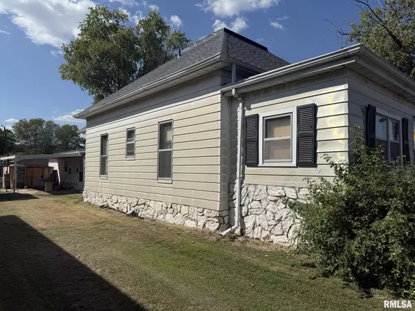 Duquoin, IL 62832,501 S WASHINGTON ST