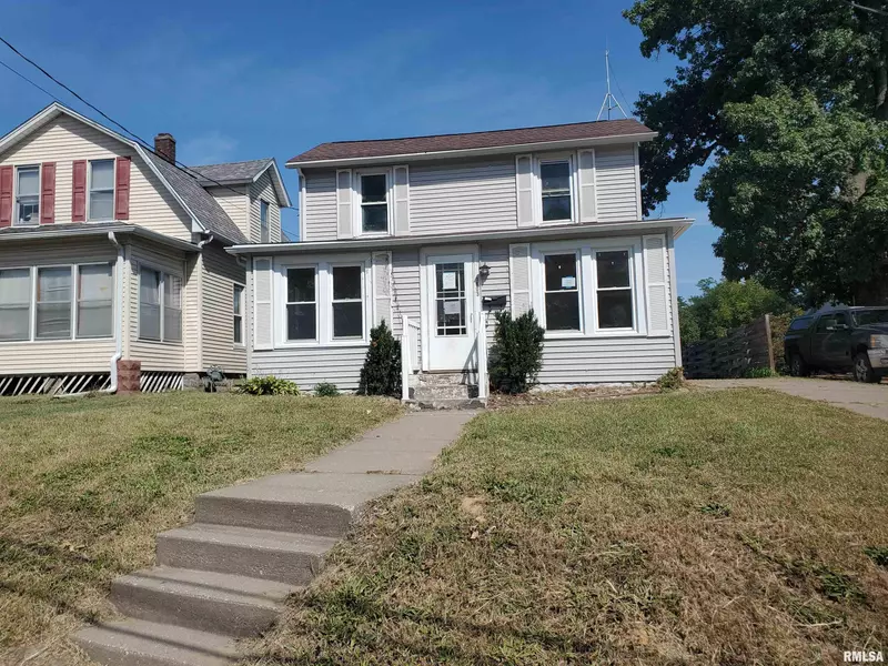 1603 LUCAS ST, Muscatine, IA 52761