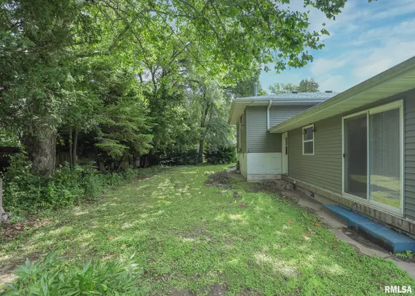 Coal Valley, IL 61240,108 W 15TH AVE