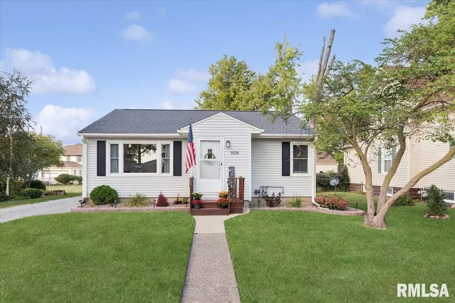 808 FULTON ST, Grand Mound, IA 52751