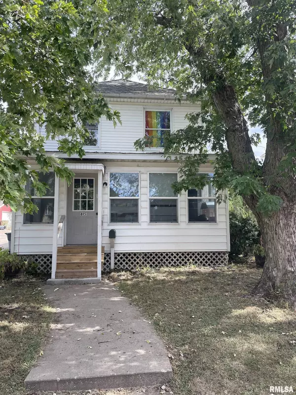 815 S 6TH ST, Clinton, IA 52732