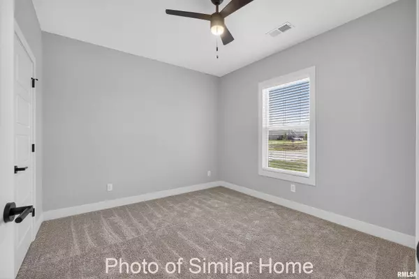 Eldridge, IA 52748,559 N 4TH AVE