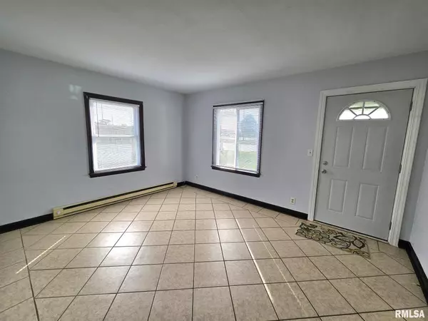 East Moline, IL 61244,3906 ARCHER DR