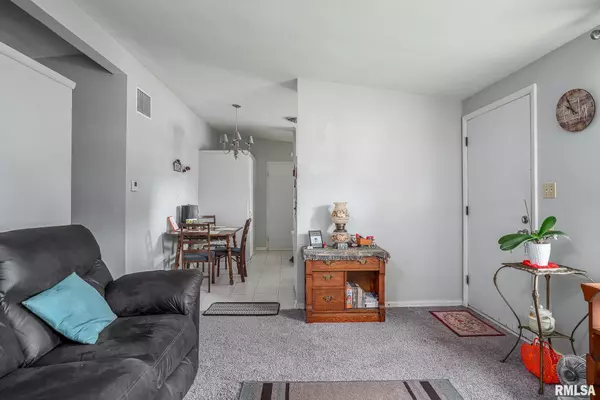 Moline, IL 61265,3209 15TH AVE