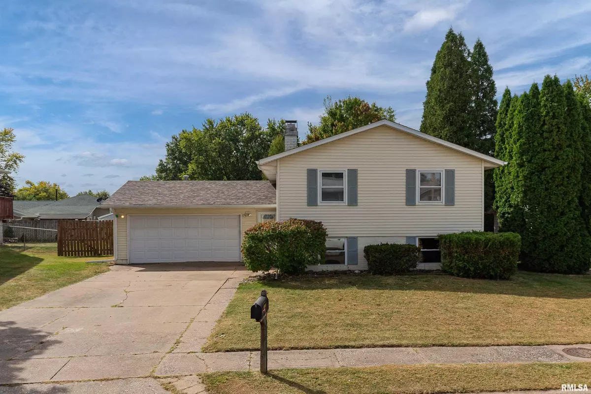 Davenport, IA 52806,1927 W 55TH ST
