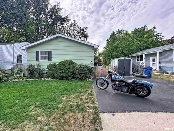 Bettendorf, IA 52722-3819,1316 GLENCOE LN