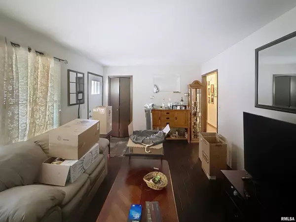 Bettendorf, IA 52722-3819,1316 GLENCOE LN