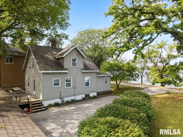 Hampton, IL 61256,914 1ST AVE