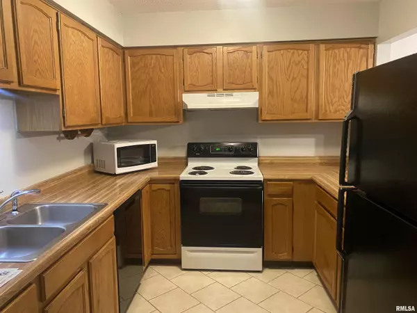 Bettendorf, IA 52722,3240 PARKWILD DR #1C