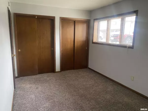 Bettendorf, IA 52722,3240 PARKWILD DR #1C