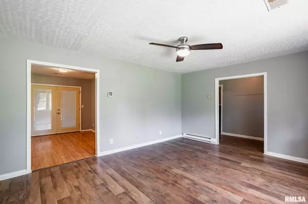 Carterville, IL 62918,1521 S MAIN ST