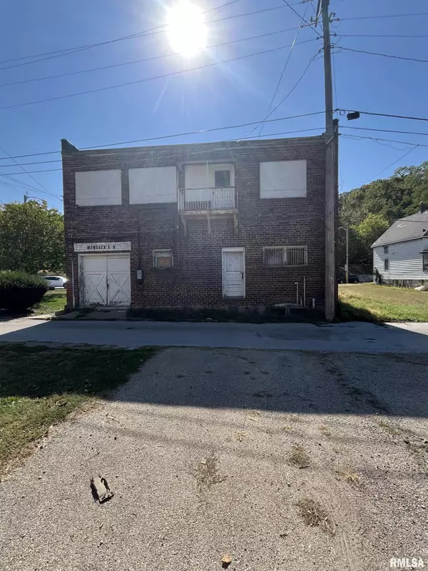 East Moline, IL 61244,1241 18TH AVE