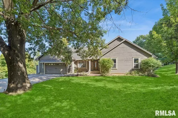 1650 468th AVE, Clinton, IA 52732