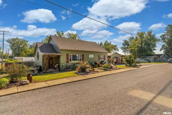 Eldorado, IL 62930,2815 JONES ST