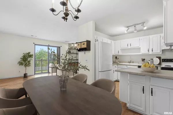 East Moline, IL 61244,1249 48TH AVE #18