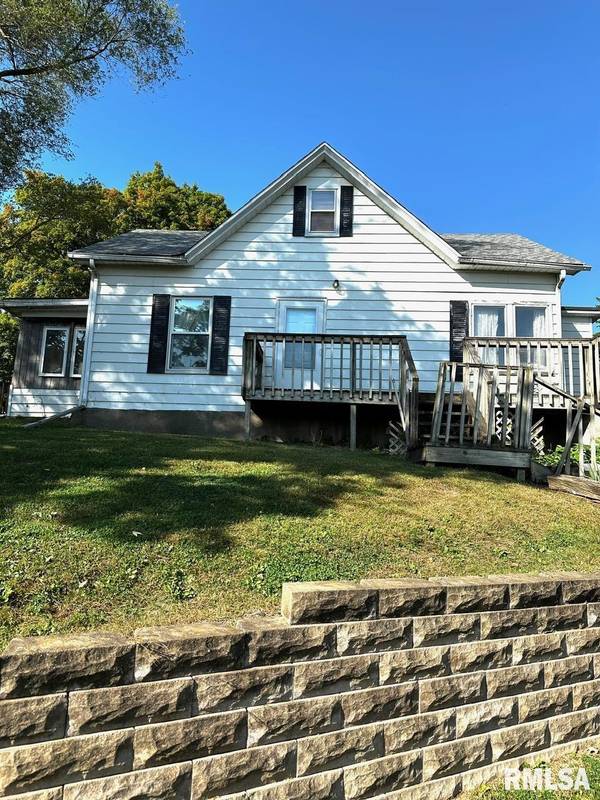 816 N 2ND ST, Le Claire, IA 52753