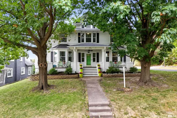 46 HILLCREST AVE, Davenport, IA 52803