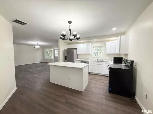 Murphysboro, IL 62966,8694 Old Highway 13