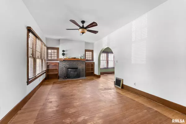 Davenport, IA 52803,1131 E CENTRAL PARK AVE