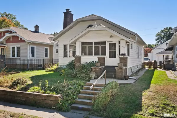 1131 E CENTRAL PARK AVE, Davenport, IA 52803