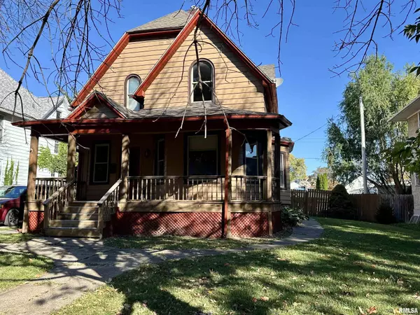718 5TH Avenue South, Clinton, IA 52732