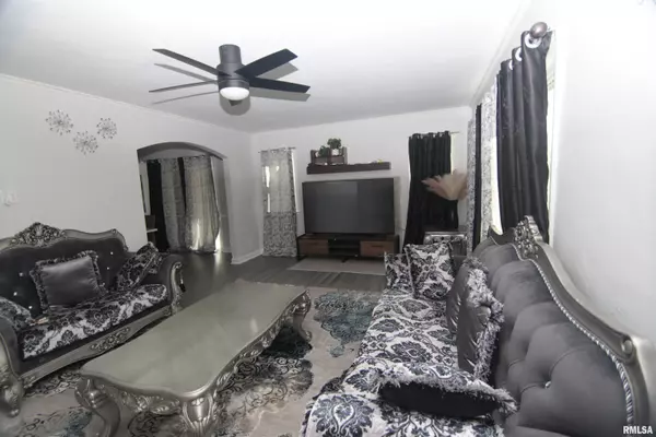 Moline, IL 61265,2619 12TH AVE
