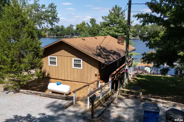 Goreville, IL 62939,135 OAK CIR