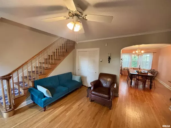 Clinton, IA 52732,2 BREEZY POINT RD