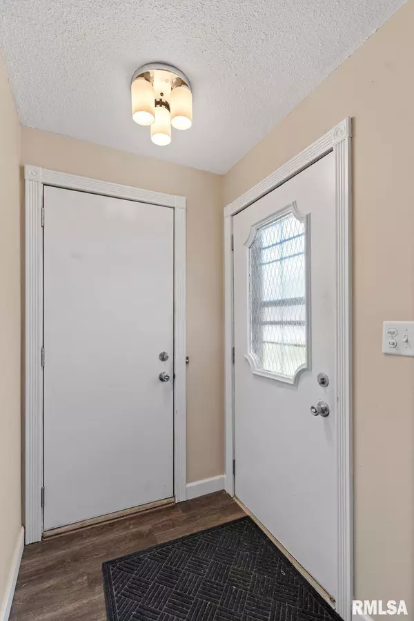 Davenport, IA 52806,405 WESTERFIELD RD