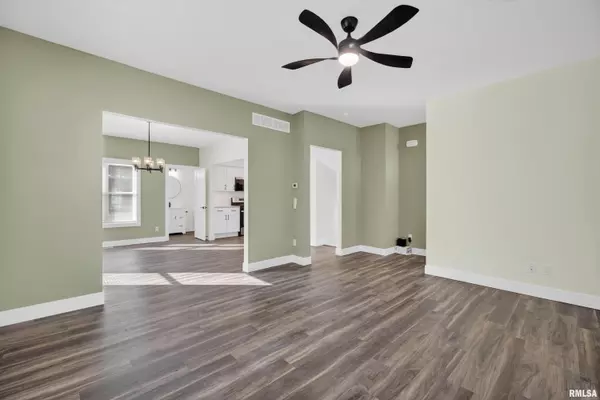 Davenport, IA 52803,617 W 13TH ST