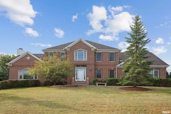 1830 CROMWELL CIR, Davenport, IA 52807