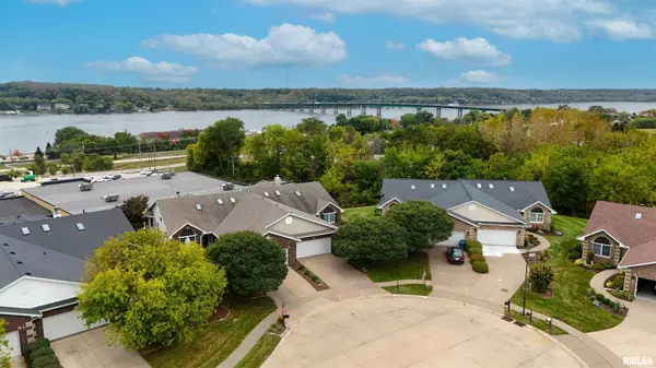 Le Claire, IA 52753,816 FALCON DR