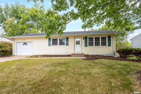 3106 MAPLECREST RD, Bettendorf, IA 52722