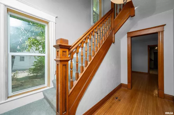 Kewanee, IL 61443,517 W 1ST ST