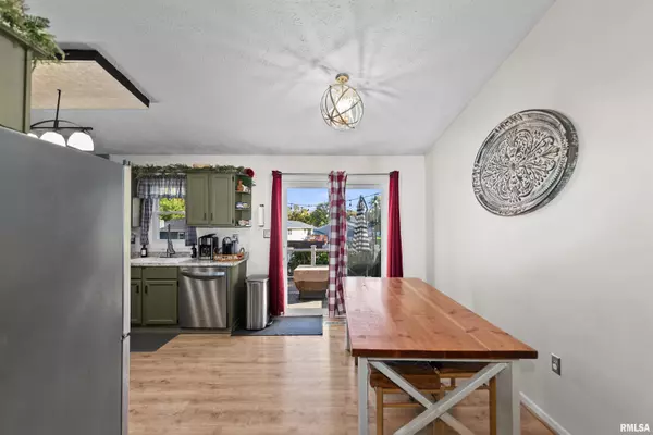 Davenport, IA 52803,2209 SPRING CT